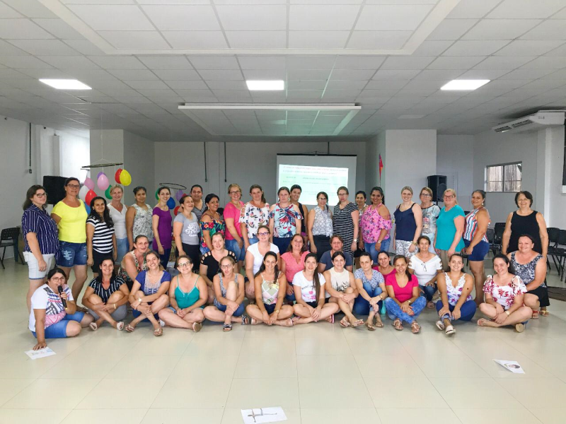 ANO LETIVO INICIA COM FORMAÇÃO PARA PROFESSORES E MONITORES DE EDUCAÇÃO INFANTIL